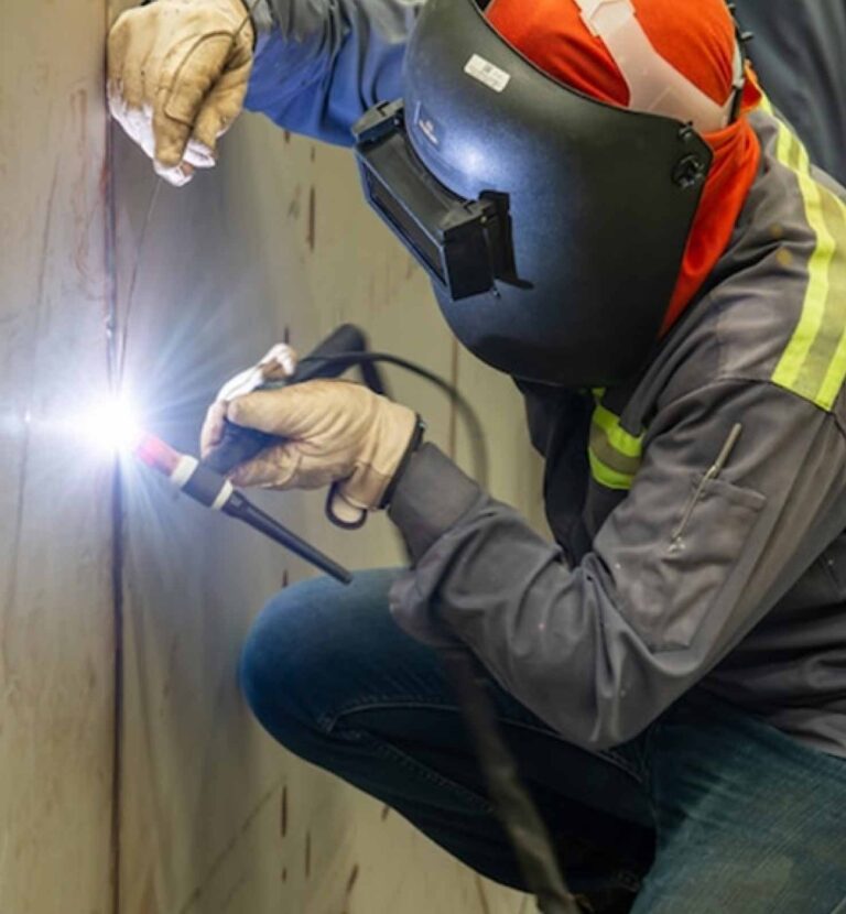 Galería logo r&d ingenierÍa multiservicios foto soldadura 01 01