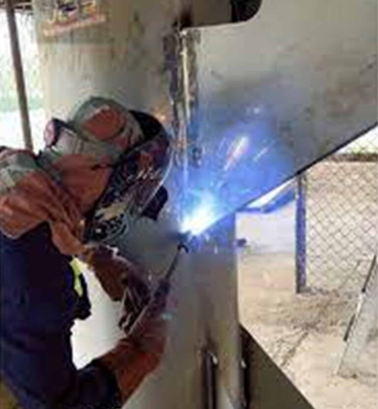 Galería logo r&d ingenierÍa multiservicios foto soldadura a 02